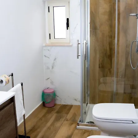 Agathe Company Gasthuis Marina di Schiavonea